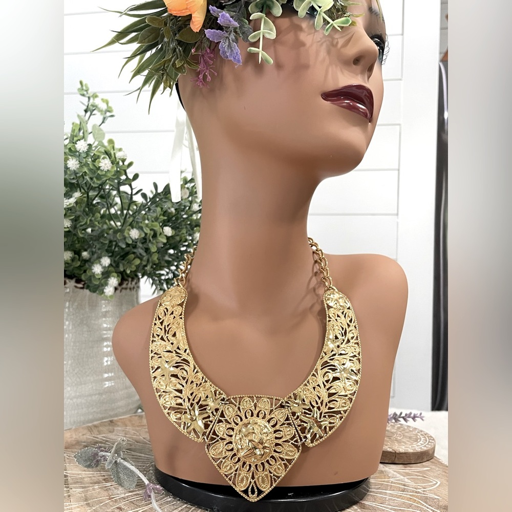 Spectacular Intricate Gold Design Motif Necklace
